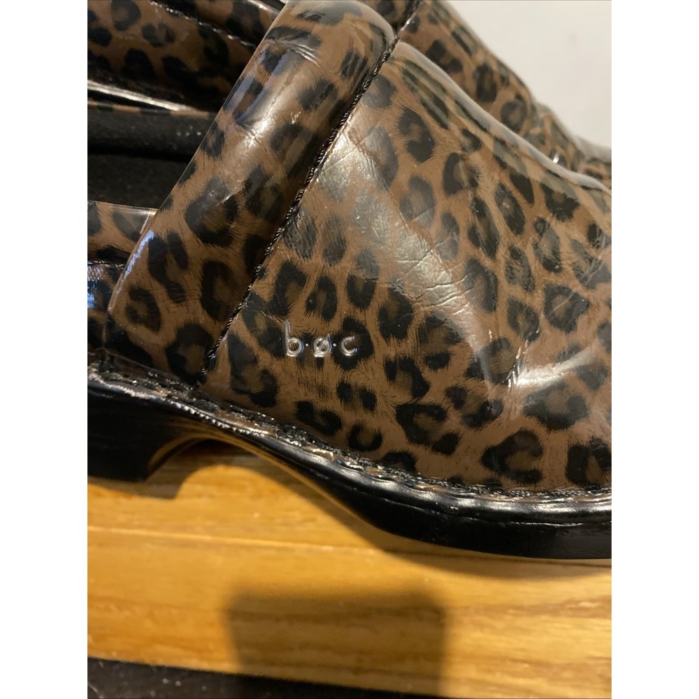 BOC Born Concept Shoes Womens 10 Leopard Clogs Brown Faux Leather Casual Slip On - Picture 3 of 10